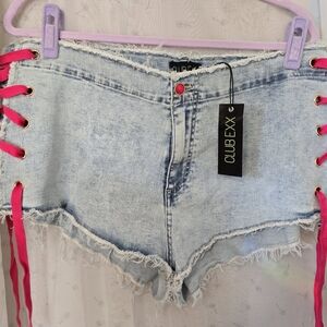 NWT Club Exx Light Wash Denim Booty Shorts with Pink Side Laces